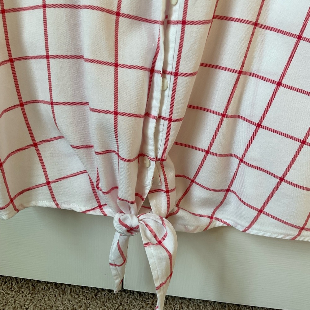 Women's Red and White Checkered Top - Picture 4 of 5